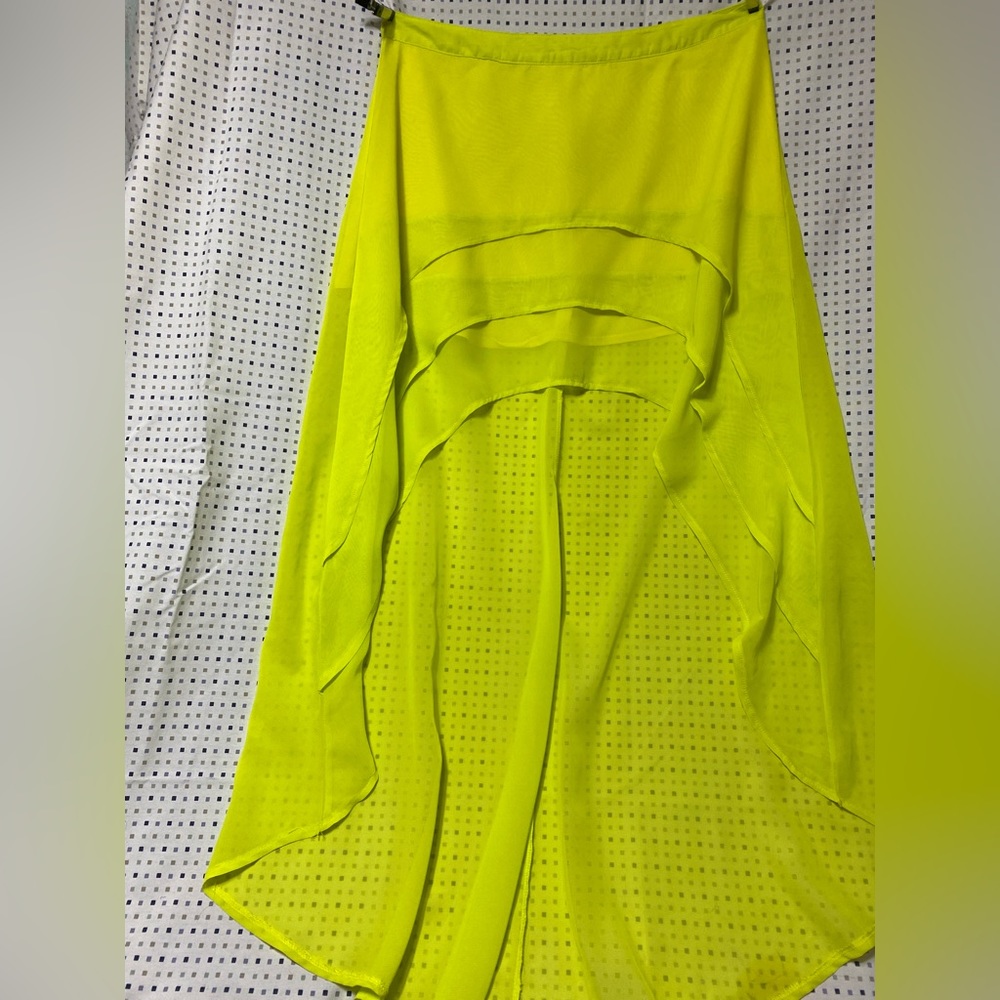 Cute HiLow Apple Bottoms Maxi skirt